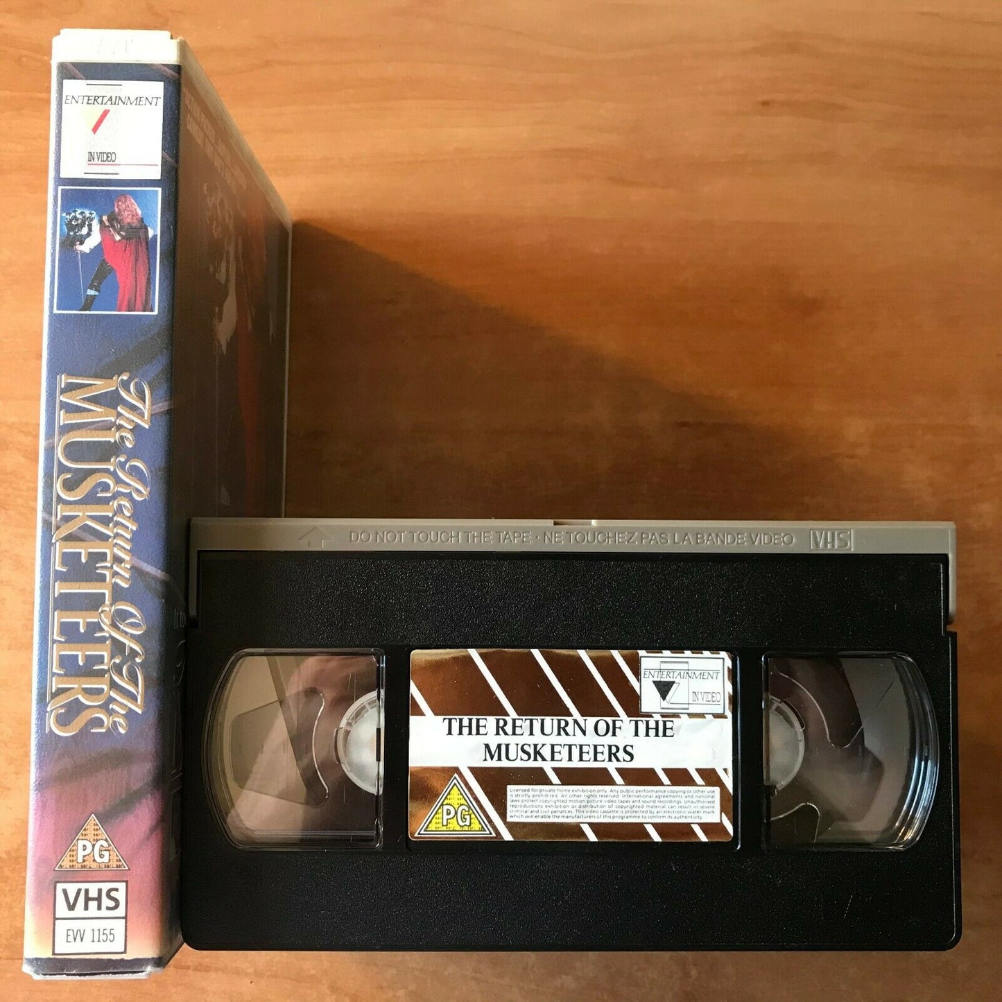 The Return Of The Muskeeters: Action Adventure [Large Box] Michael York - VHS-