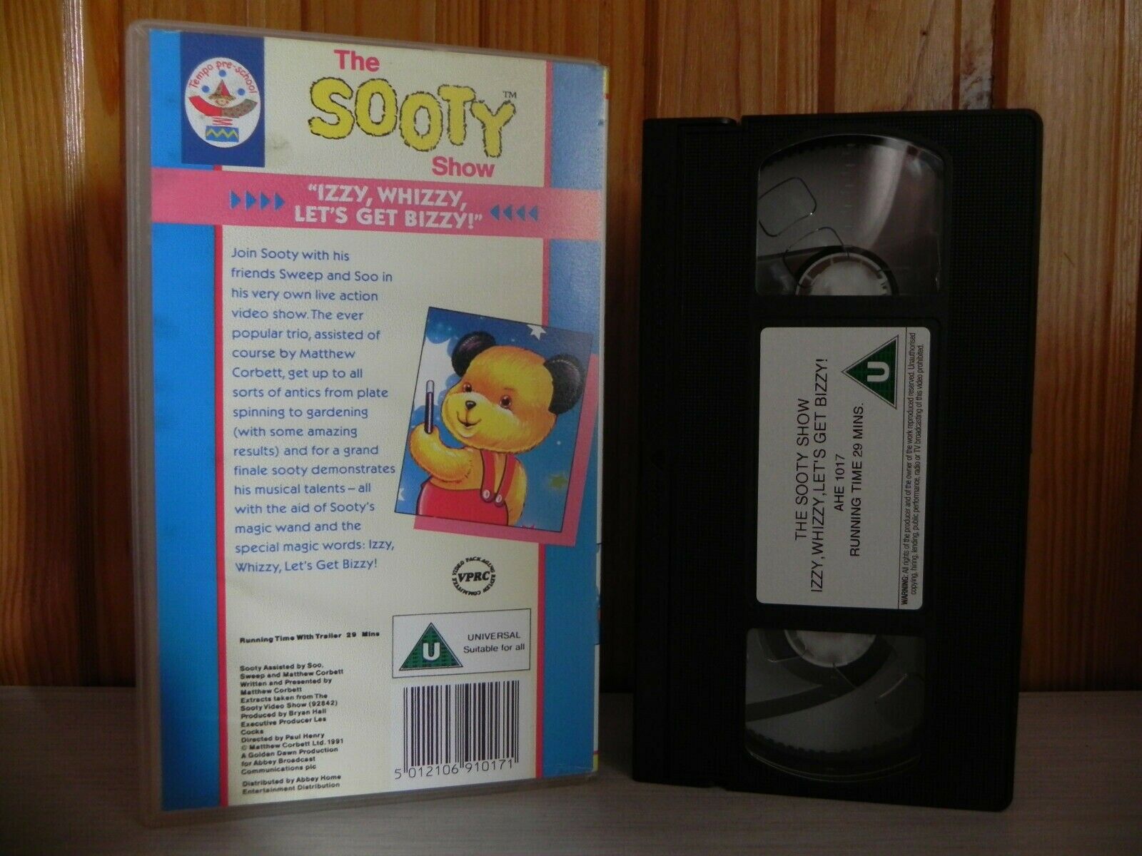 The Sooty Show: Izzy, Whizzy, Let's Get Bizzy - Action Video - Children's - VHS-