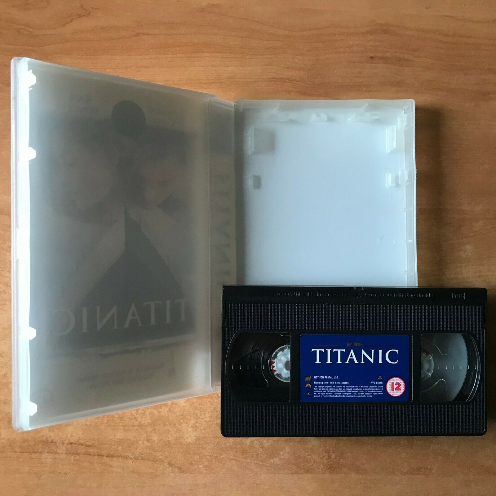 Titanic: Disaster Drama - Romance [Large Box] Rental - Leonardo DiCaprio - VHS-