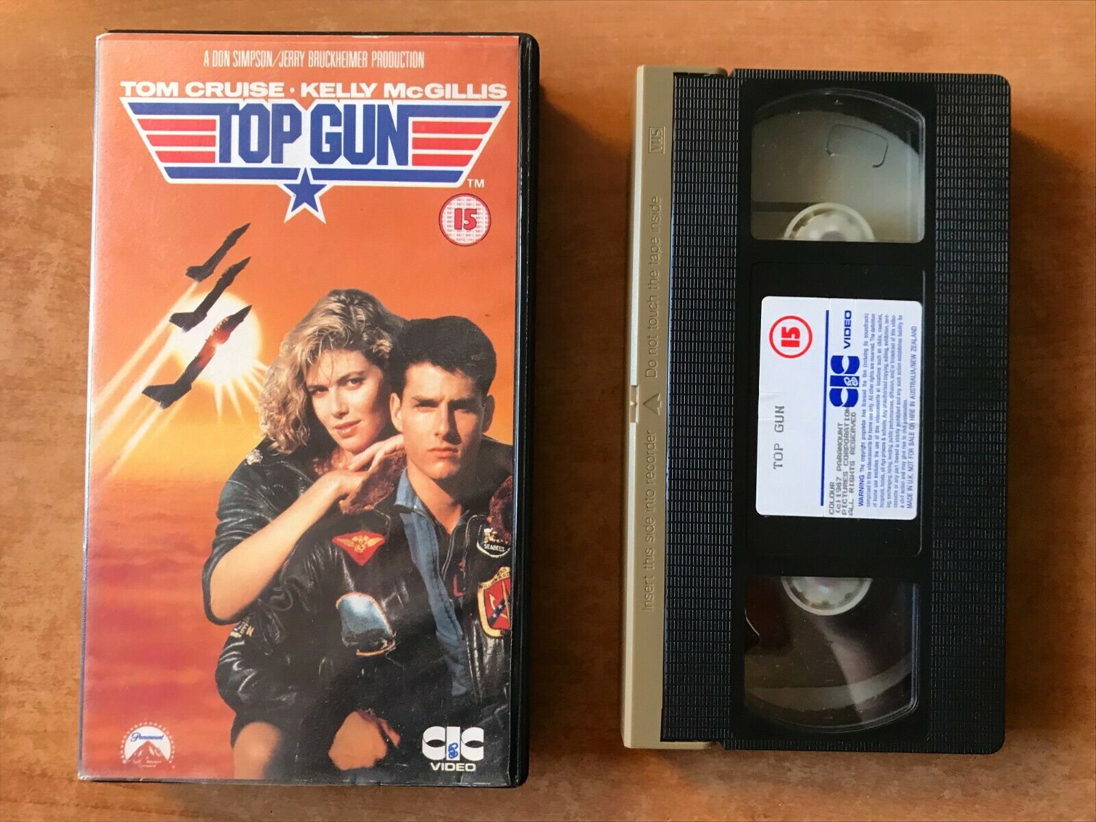 Top Gun (1986); [Tony Scott]: Aircraft Action - Tom Cruise/Kelly McGillis - VHS-