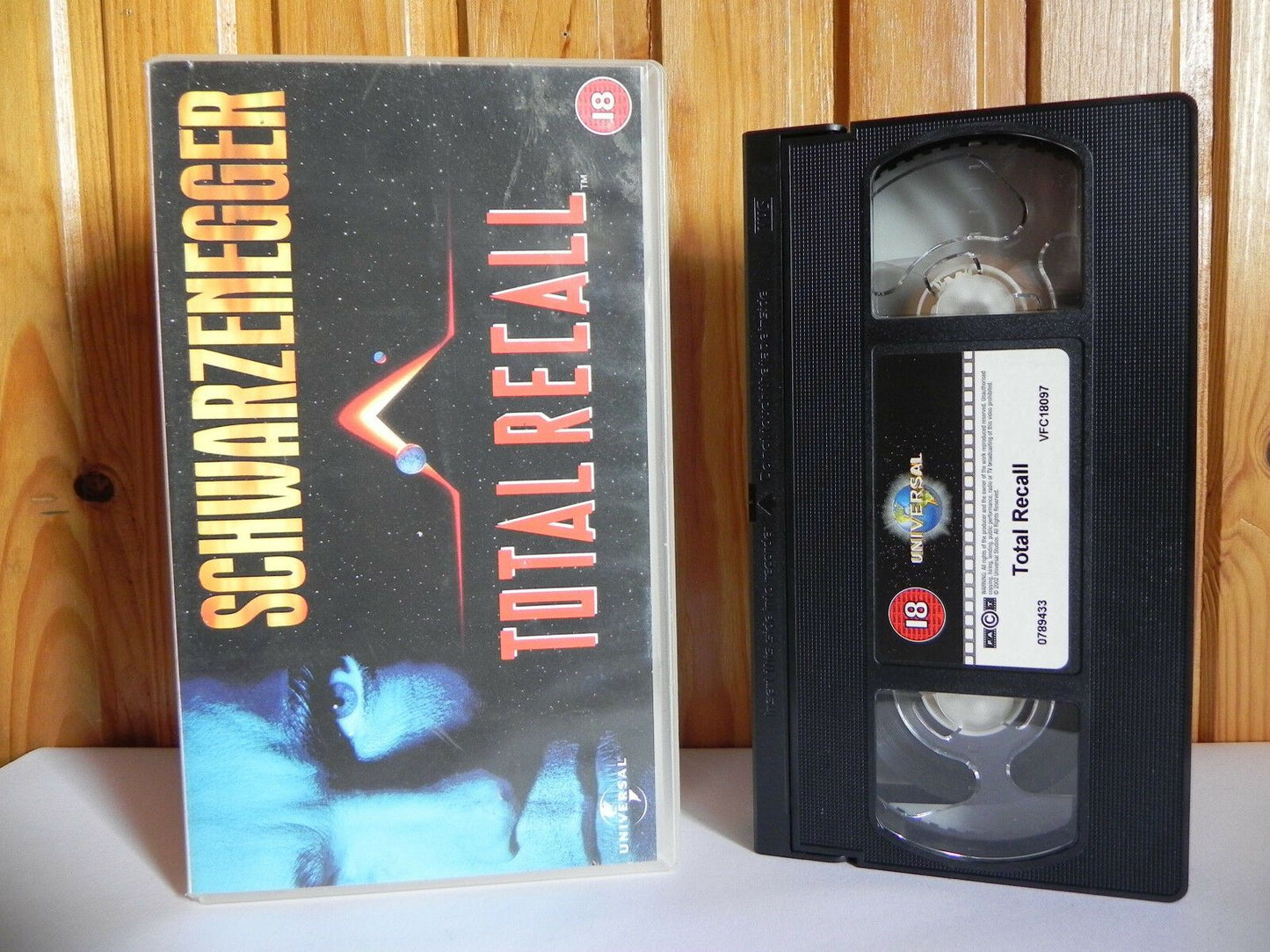 Total Recall: Schwarzenegger Video - Original 1990 - Universal Release - Pal VHS-