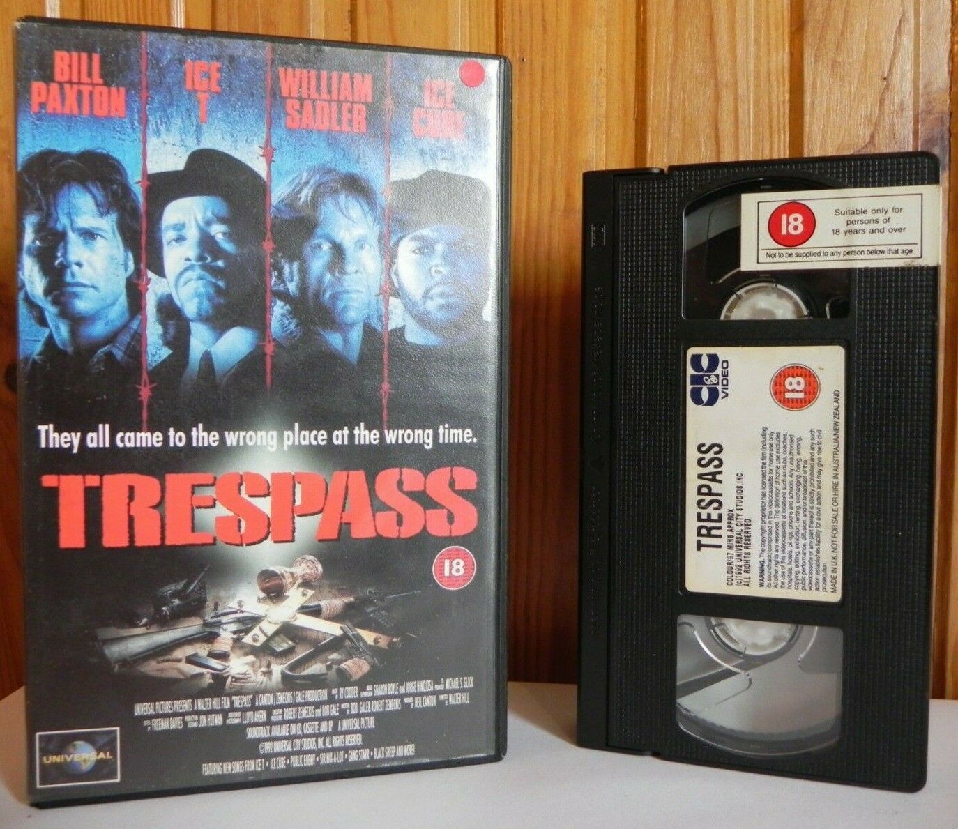 Trespass - Universal - Thriller - Bill Paxton - Ice T - Ice Cube - Big Box - VHS-