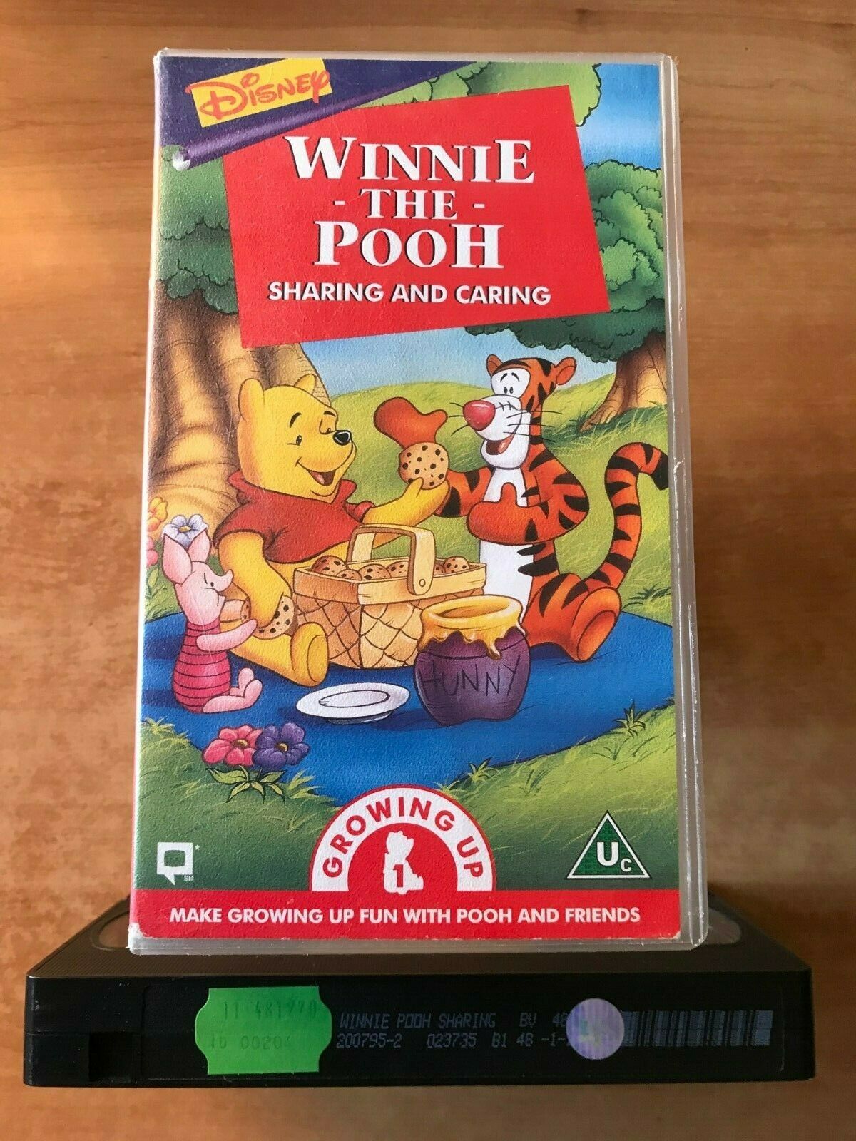 Winnie The Pooh: Sharing And Caring [Walt Disney] Animated Adventures - Pal VHS-