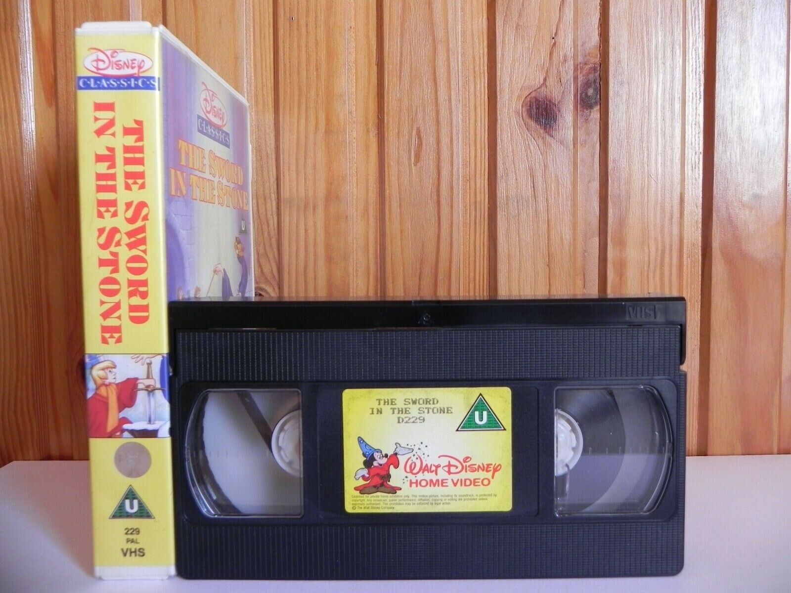 The Sword In The Stone - Disney Classics - Animated - Adventure - Kids - VHS-