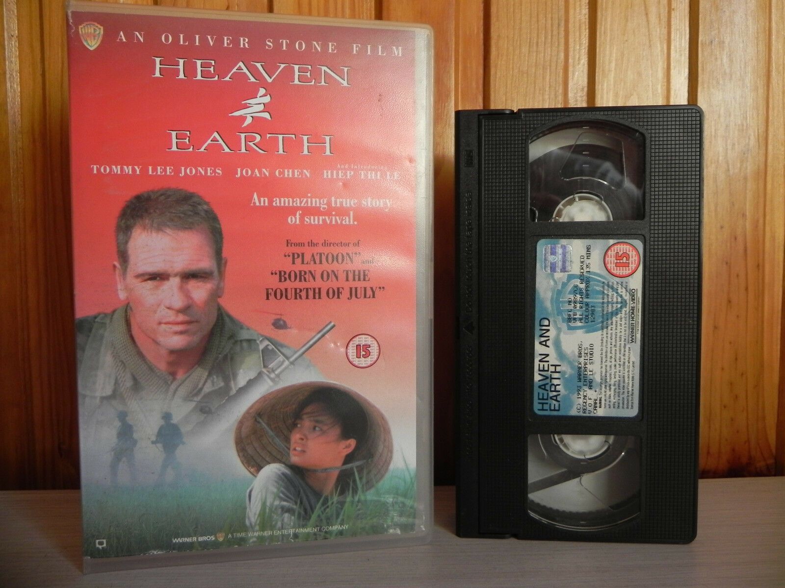 Heaven And Earth: Biographical War Drama [Large Box] Tommy Lee Jones - Pal VHS-