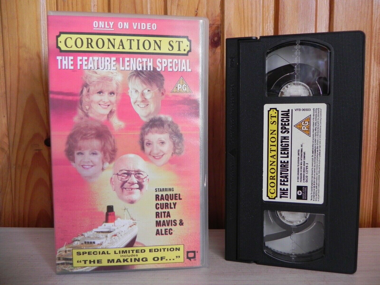 Coronation Street: The Feature Lenght Special [Includes Making Of] TV Series - Pal VHS-