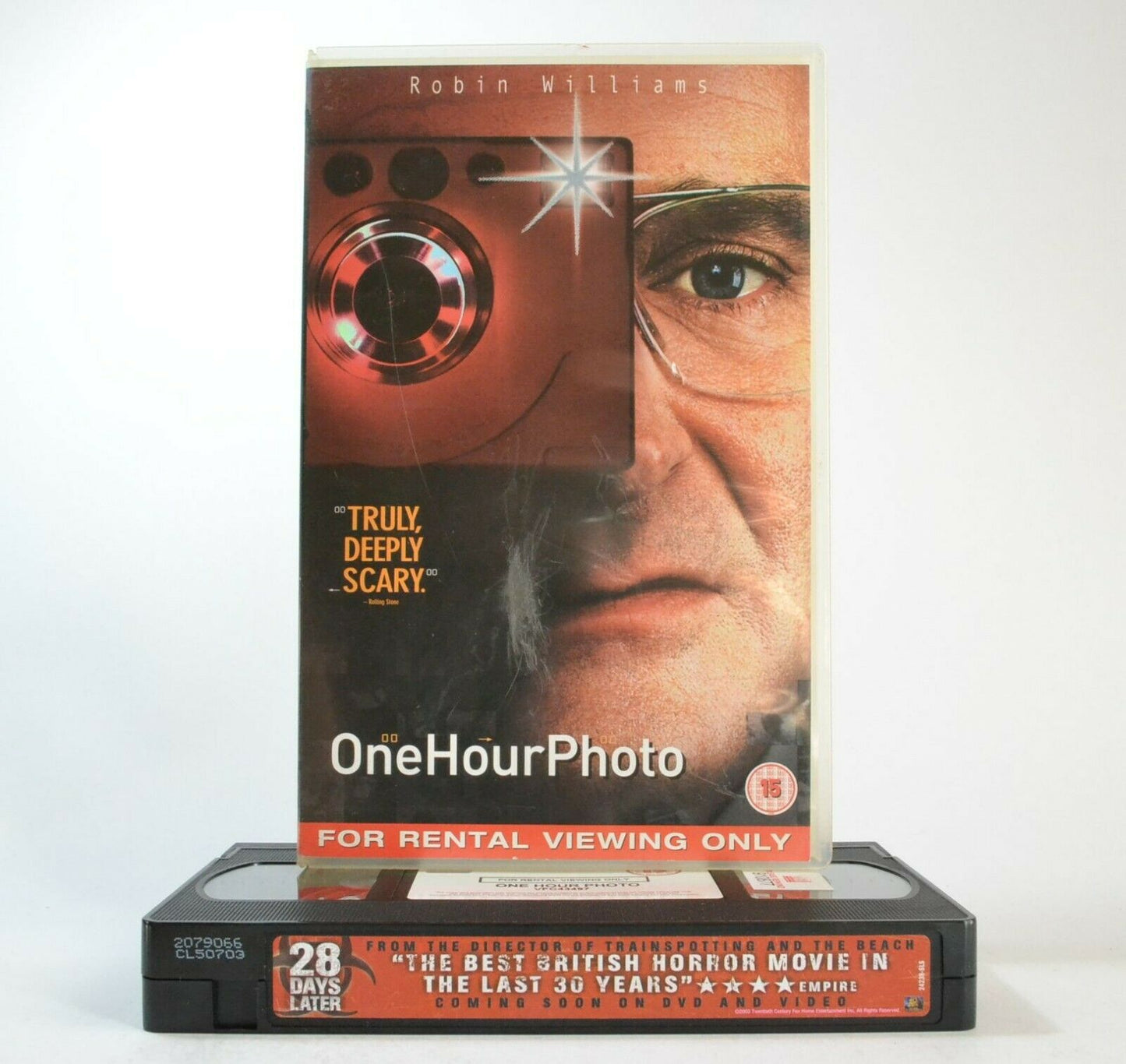 One Hour Photo: Thriller (2002) - Suspensful Story - Large Box - Ex-Rental - VHS-