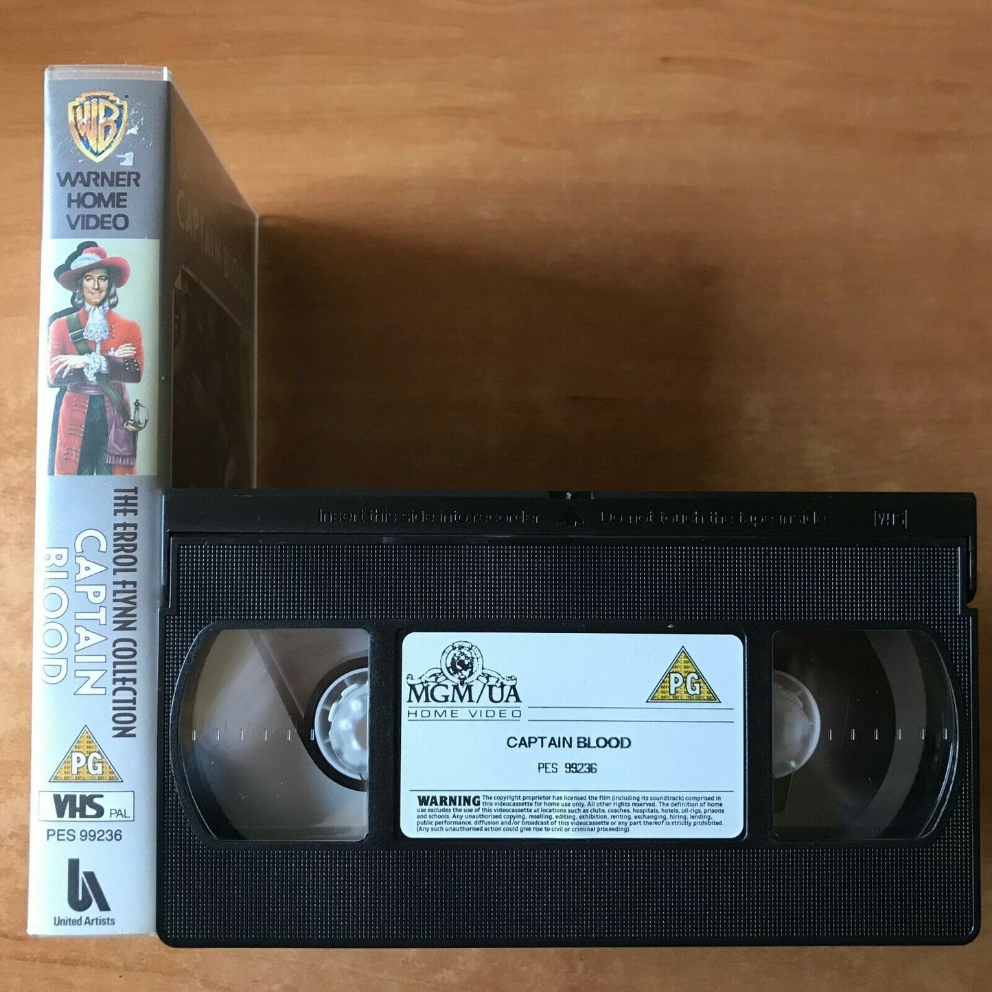 Captain Blood (1935); [Errol Flynn Collection] Action Adventure - Pirates - VHS-