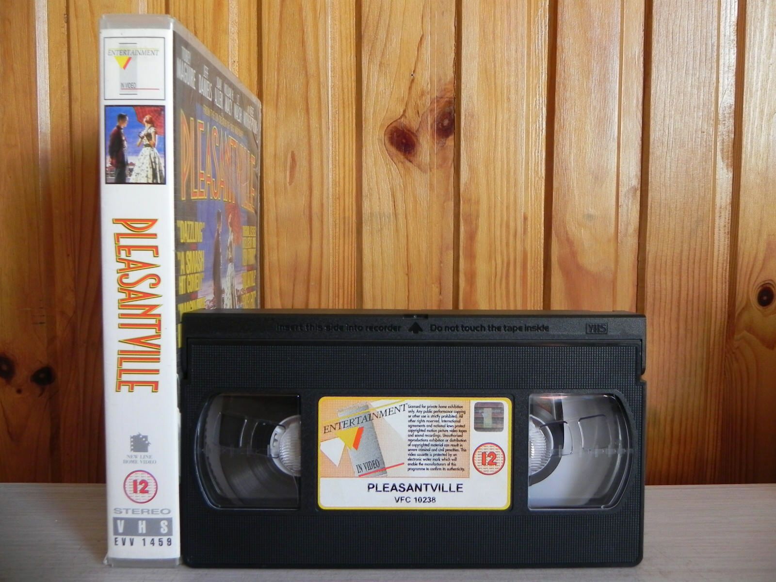 Pleasantyville - Smash Hit Comedy - Dazzling - Imaginative Ingenious - Pal VHS-