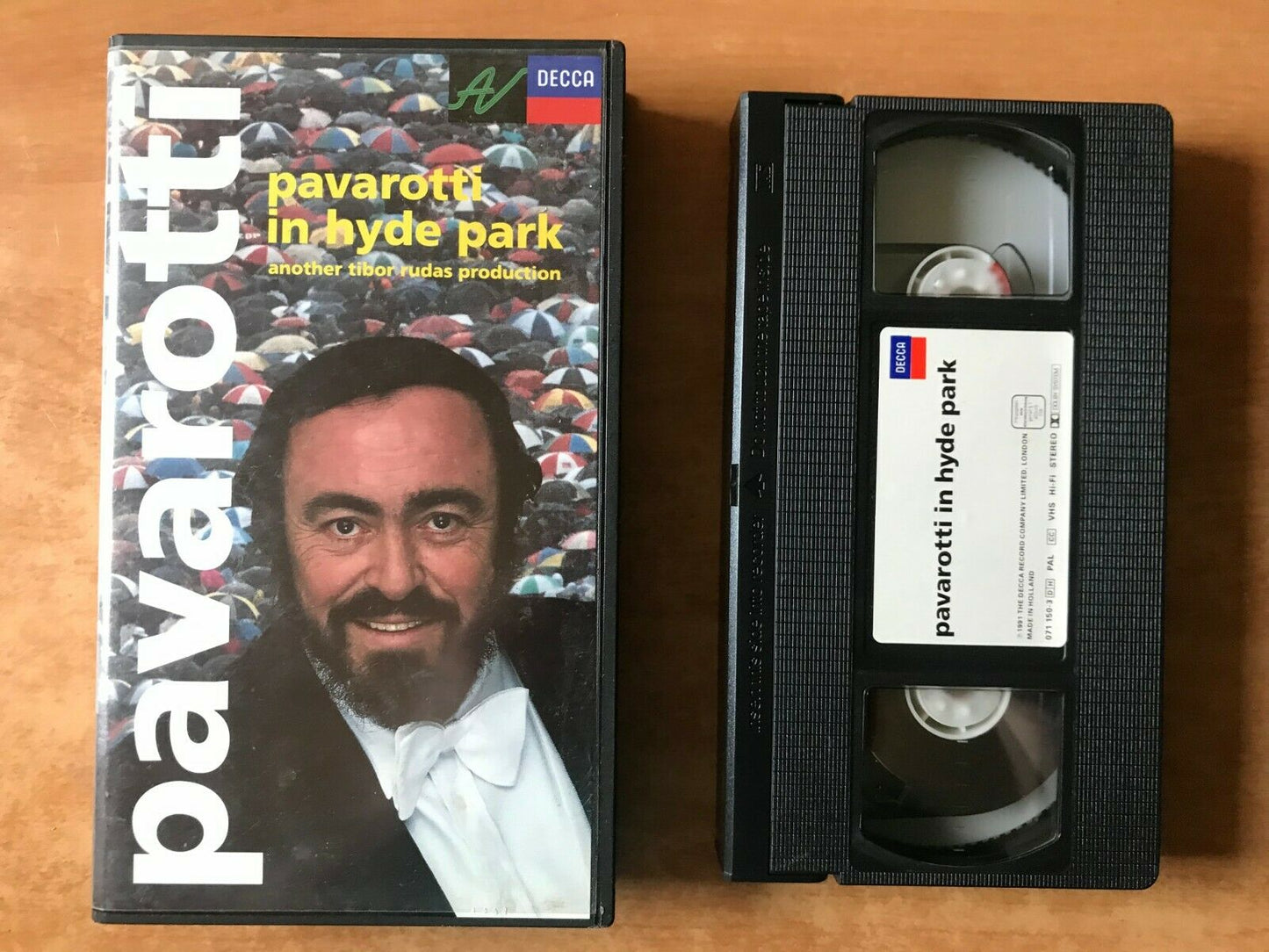 Luciano Pavarotti In Hyde Park (Decca) - Live Performance - Tenor - Music - VHS-