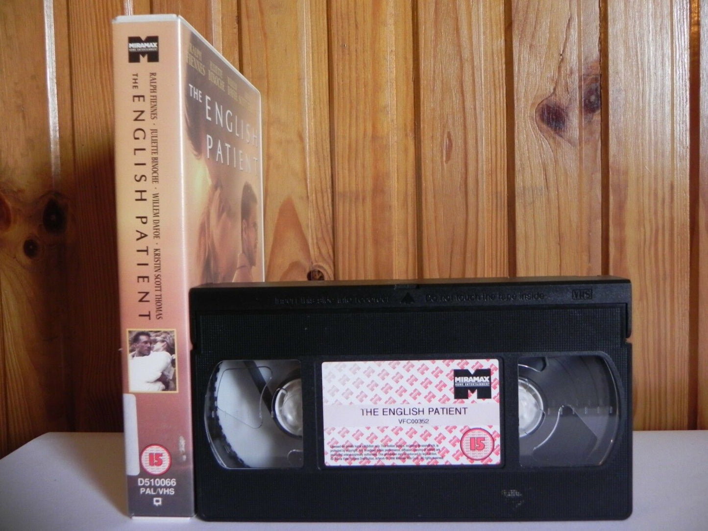 The English Patient - Miramax - Drama - Ralph Fiennes - Large Box - Pal VHS-