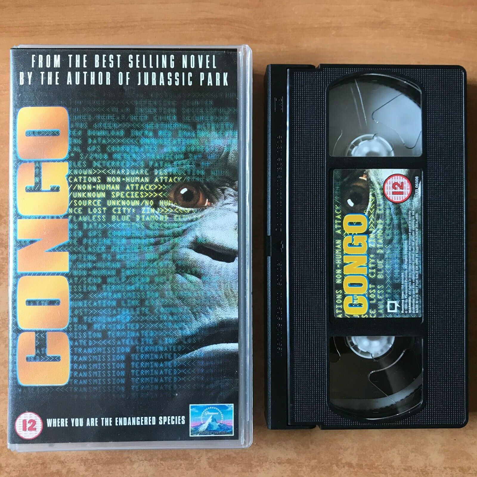 Congo; [Michael Crichton] Action Adventure - Laura Linney / Tim Curry - Pal VHS-