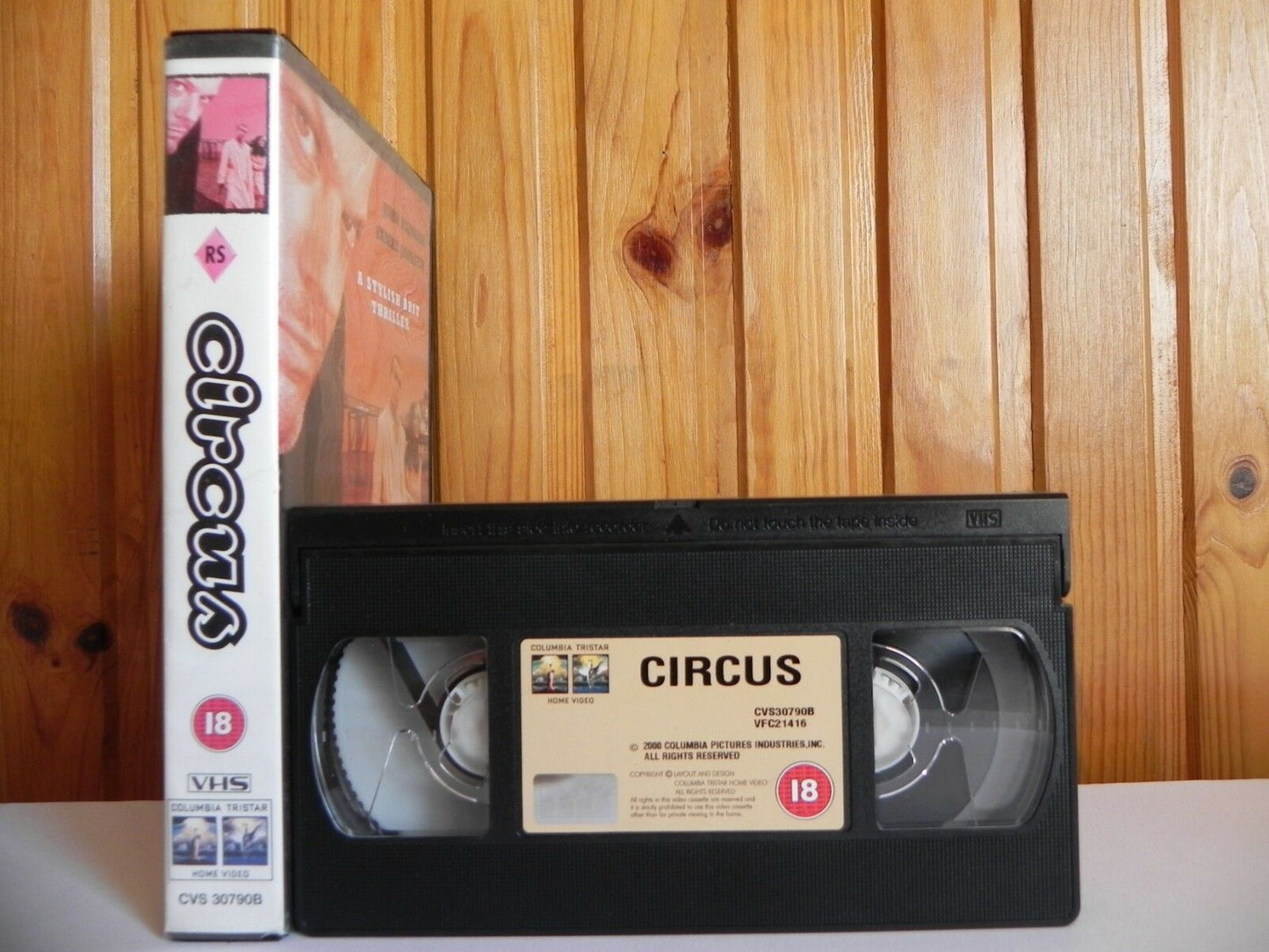 Circus - Large Box - Columbia - Thriller - Ex-rental - Famke Janssen - Pal VHS-