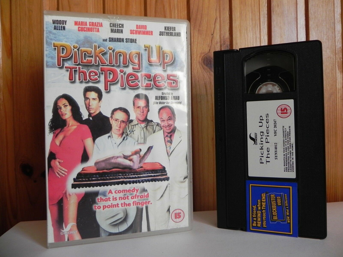 Picking Up The Pieces - Large Box - Synergy - Comedy - Ex-Rental - Pal VHS-