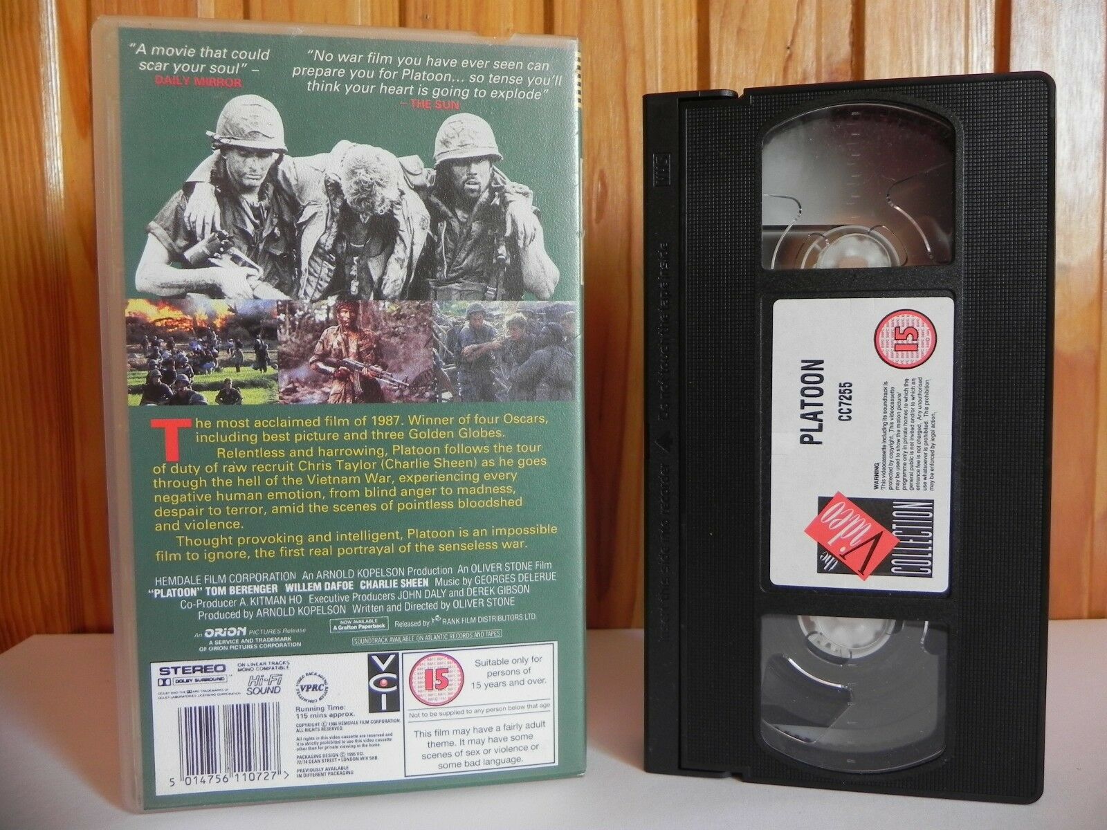 Platoon (1986); [Oliver Stone] - Vietnam War Drama - Willem Dafoe - Pal VHS-