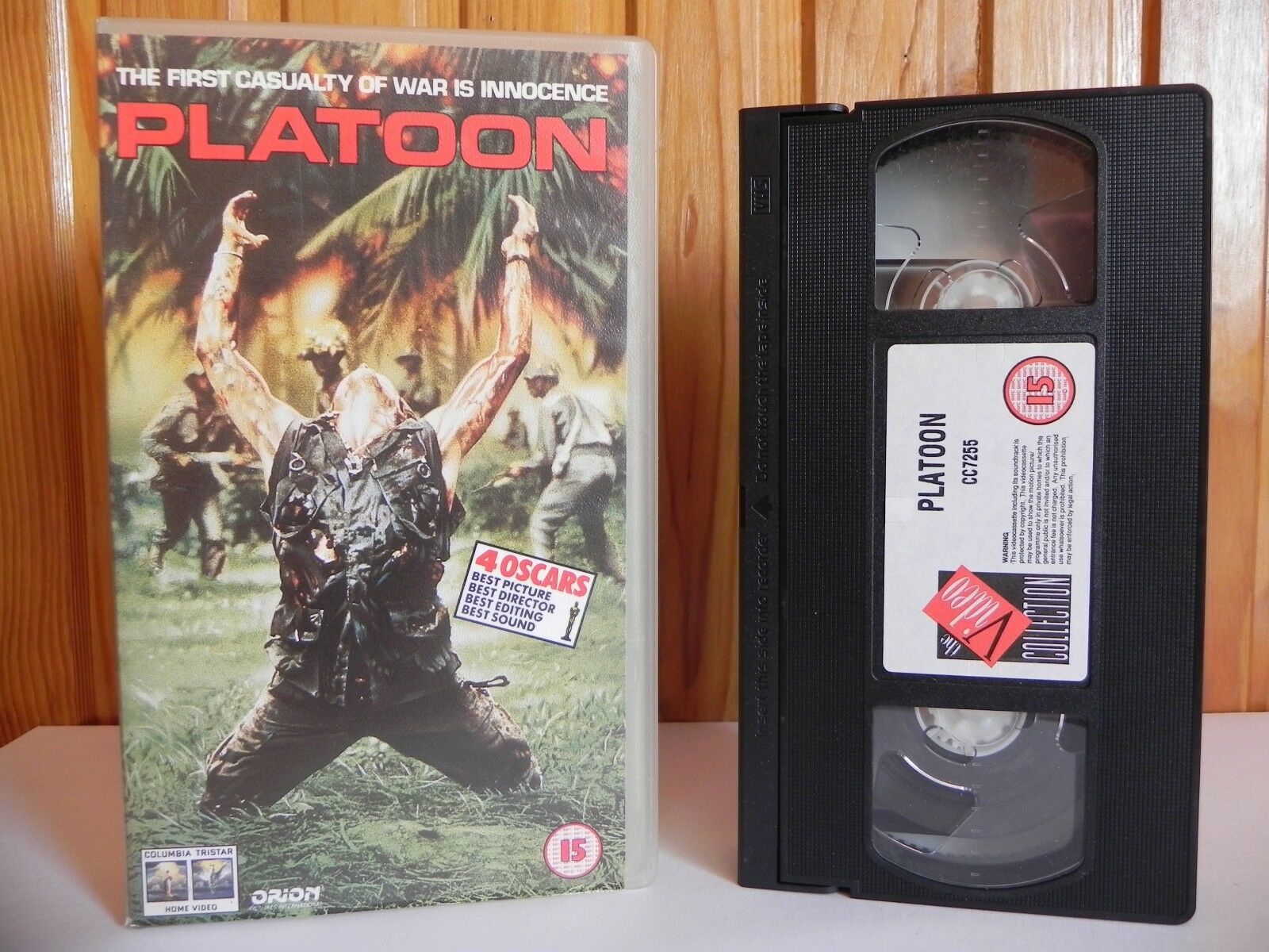 Platoon (1986); [Oliver Stone] - Vietnam War Drama - Willem Dafoe - Pal VHS-