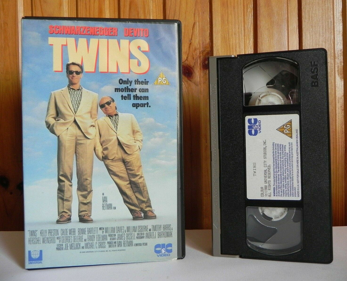 Twins: Arnold Schwarzenegger/Danny DeVito - (1988) Comedy - Large Box - Pal VHS-