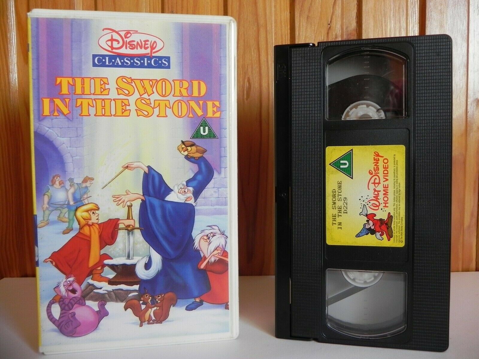 The Sword In The Stone - Disney Classics - Animated - Adventure - Kids - VHS-